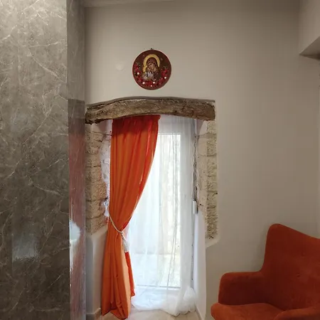 Eleousa House *