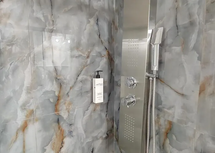 Eleousa House شقة *