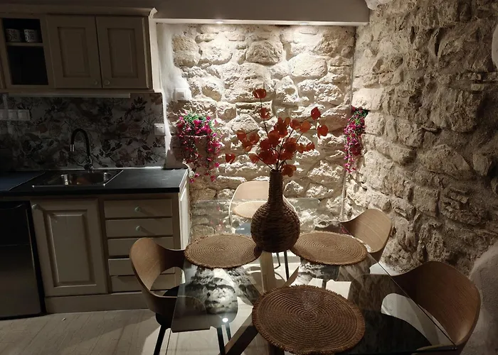 Eleousa House * نساكيون
