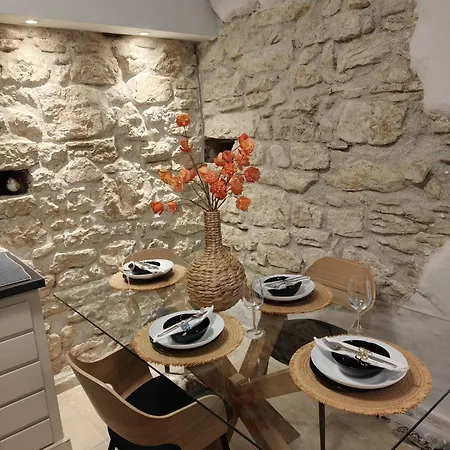 Eleousa House