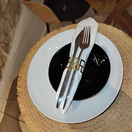 Eleousa House شقة